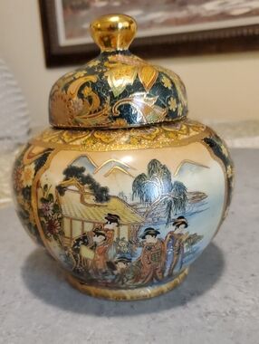 Royal Satsuma Hand-Painted  Decorative  Jar
